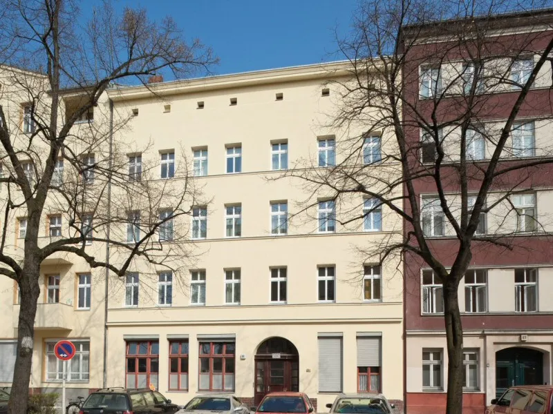 Altbauwohnung in Charlottenburg - ab sofort verfügbar — photo 1